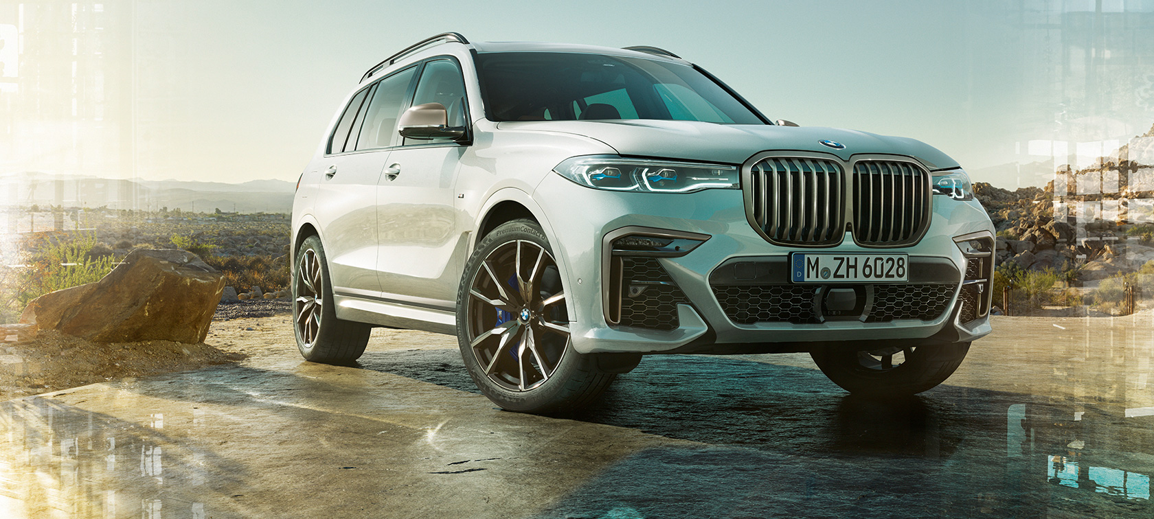 BMW X7 M -auto G07 2019, 3/4-näkymä auton keulasta BMW X7 -auto G07 2019, metalliväri Mineral White, 3/4-näkymä pysähdyksissä olevan auton keulasta