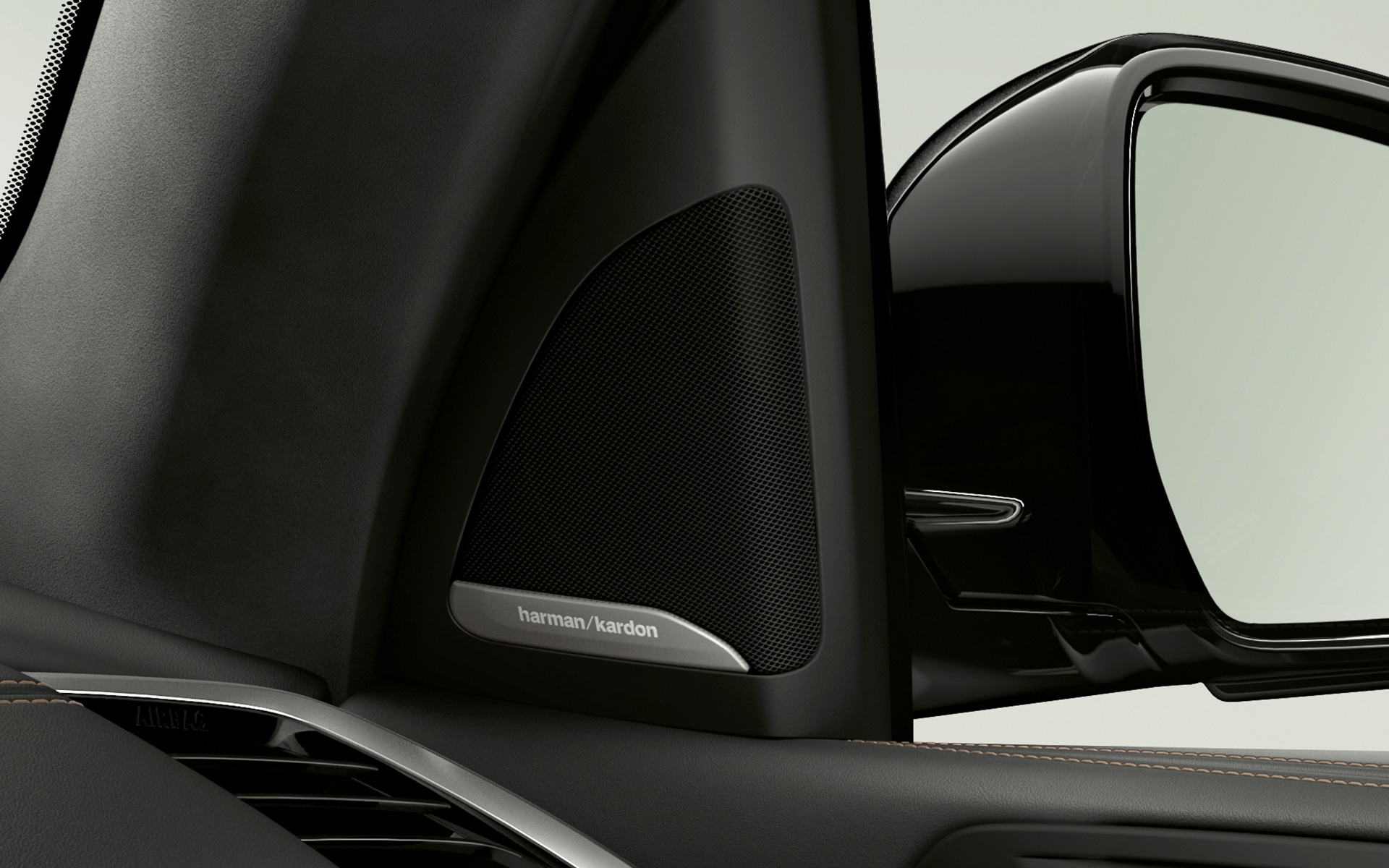 BMW X7 M50i M50d G07 2019, kaiuttimen lähikuva BMW X7 M50i M50d G07 2019, kaiuttimen lähikuva