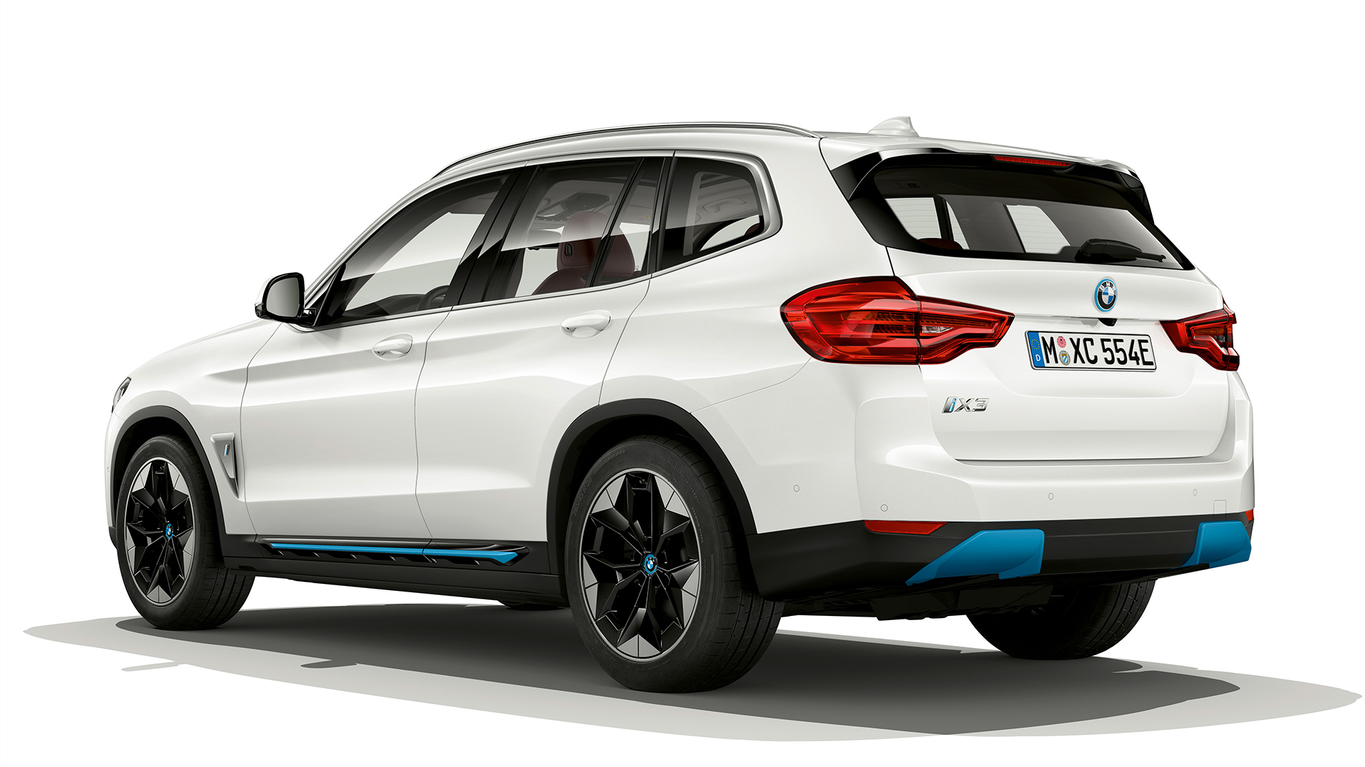BMW iX3 G08, Impressive-varustelu, kolmen neljäsosan näkymä perästä BMW iX3 G08 2020, Impressive-varustelu, metalliväri Mineral White, kolmen neljäsosan näkymä perästä