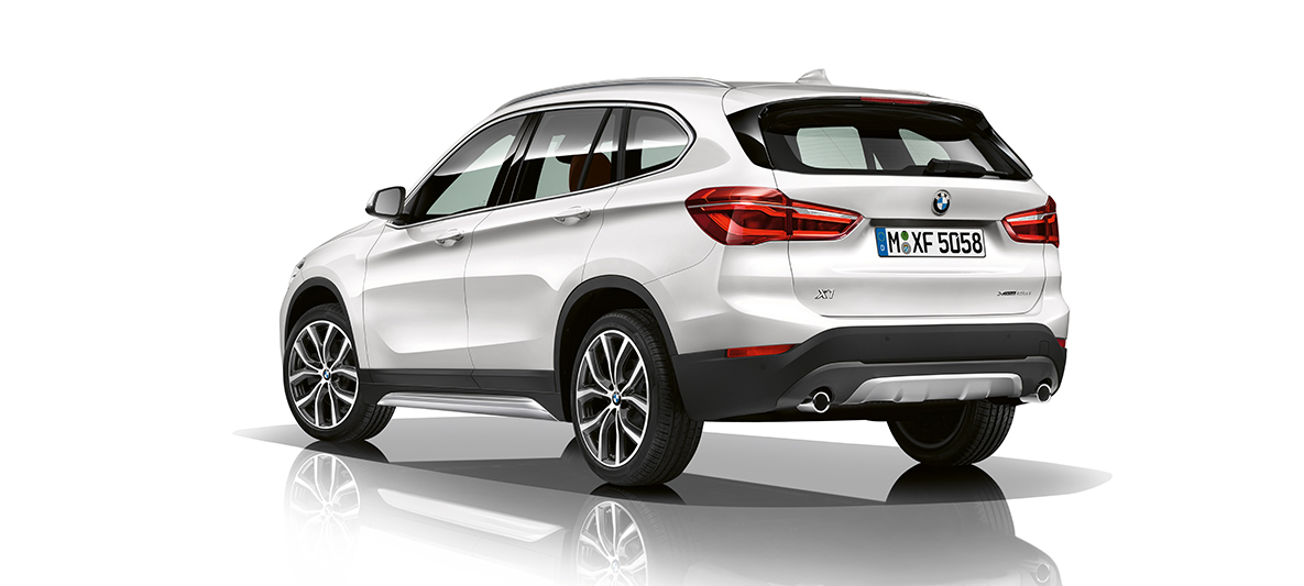 BMW X1 Business xLine takaviistosta BMW X1 Business xLine takaviistosta