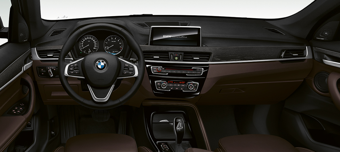BMW X1 Business xLine sisätila BMW X1 Business xLine sisätila