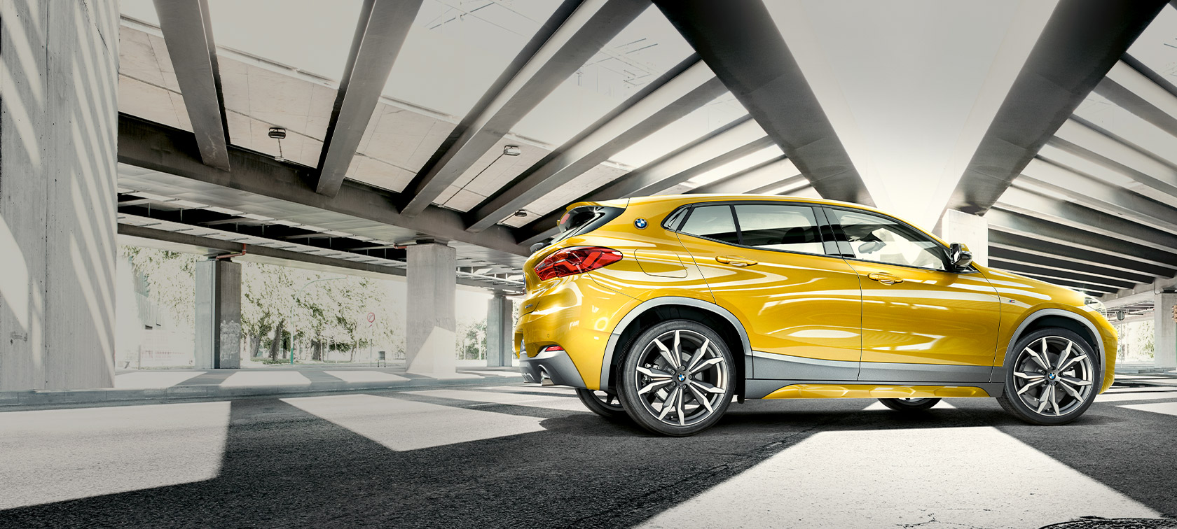 BMW X2 2020 F39 Brooklyn Grey, näkymä edestä BMW X2 2020 F39 Brooklyn Grey, näkymä edestä
