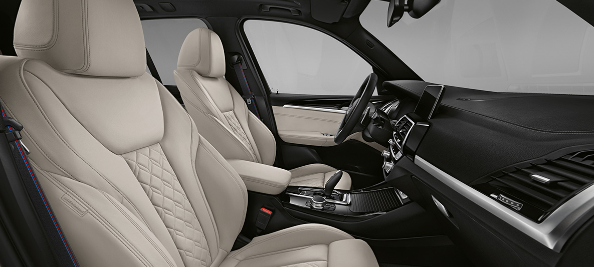 BMW X3, laajennettu BMW Individual -nahkaverhoilu Merino Fine-grain värinä Ivory White BMW X3, laajennettu BMW Individual -nahkaverhoilu Merino Fine-grain värinä Ivory White
