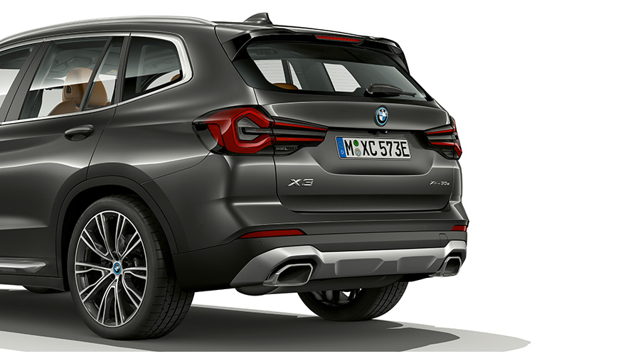 BMW X3 G01 Sophisto Grey, perän muotoilu 2021 BMW X3 G01 Sophisto Grey, lähikuva perän muotoilusta 2021