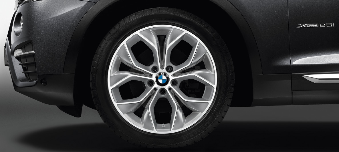BMW X4 Business xLine 19 tuuman kevytmetallivanteet Y-spoke 608 BMW X4 Business xLine 19 tuuman kevytmetallivanteet Y-spoke 608