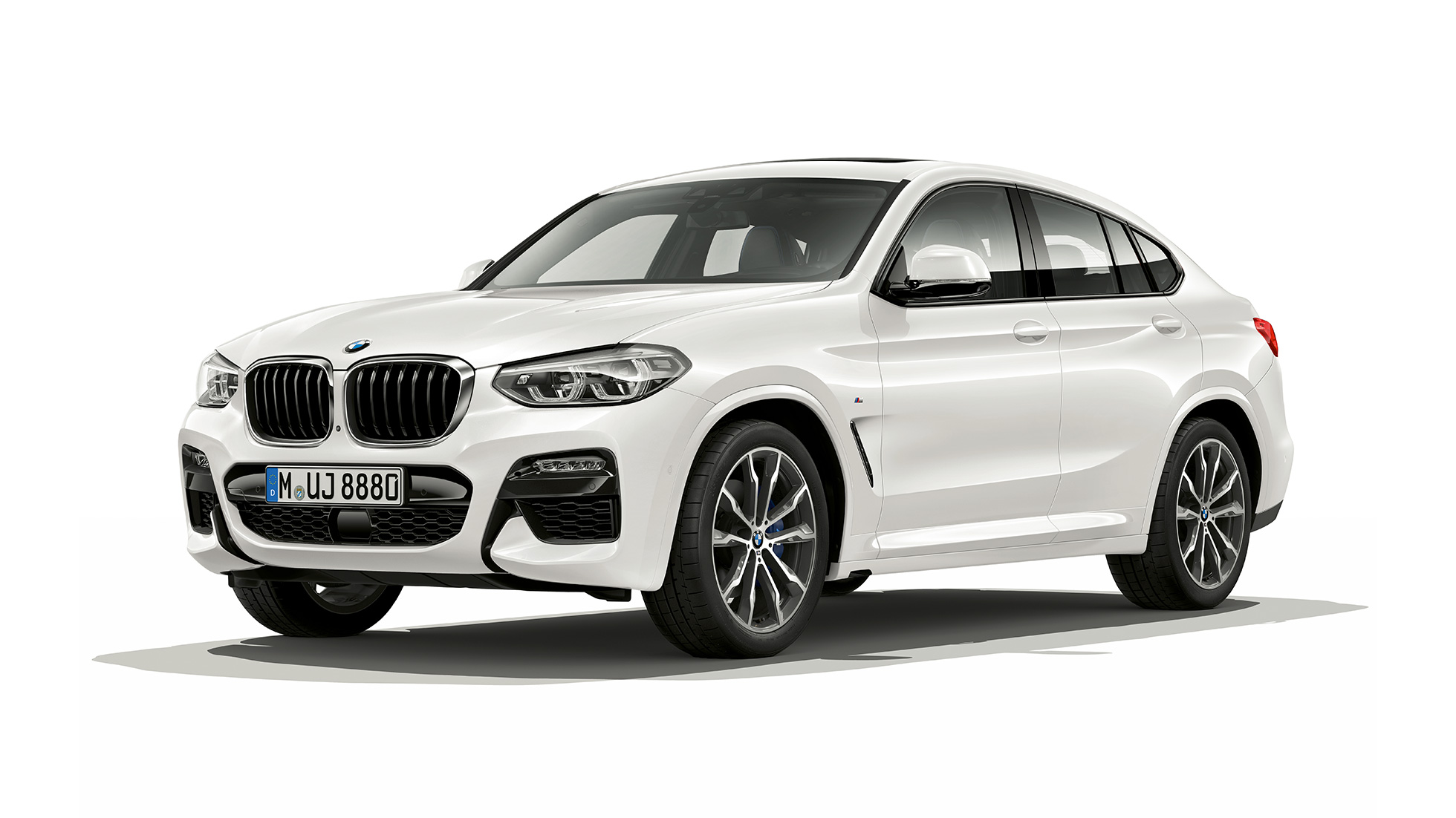 Kolmen neljäsosan näkymä etuosasta, BMW X4 Business M Sport BMW X4 xDrive30i Business M Sport G02 2018 Alpine White, kolmen neljäsosan näkymä etuosasta