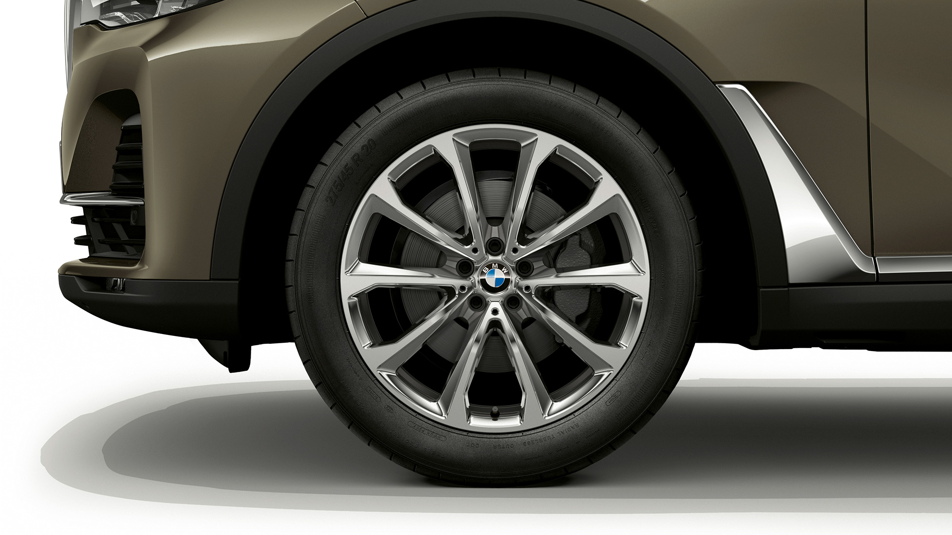 BMW X7, kevytmetallivanne Lähikuva BMW X7:n kevytmetallivanteesta