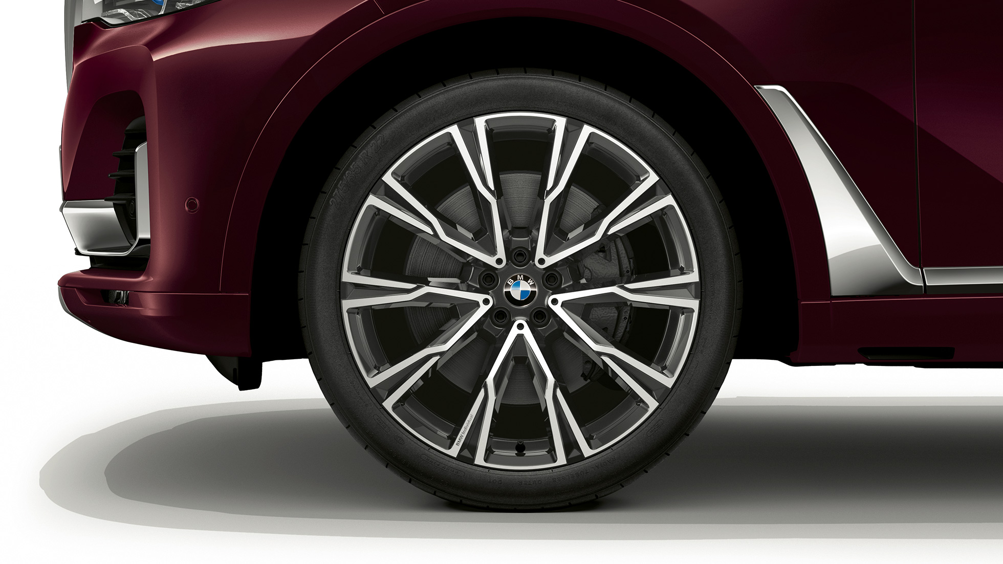 BMW X7, BMW Individual xDrive40i, kevytmetallivanteet BMW X7:n kevytmetallivanteen lähikuva, BMW Individual xDrive40i -varustelu