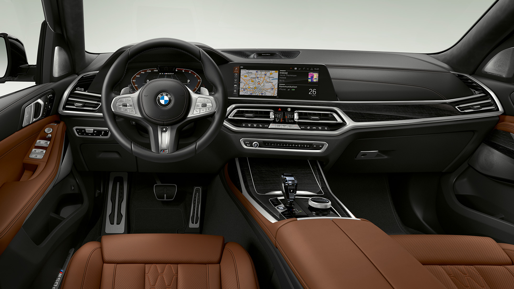 BMW X7, BMW X7 M50d Lähikuva BMW X7:n mallin BMW X7 M50d sisätilasta kuljettajan puolelta