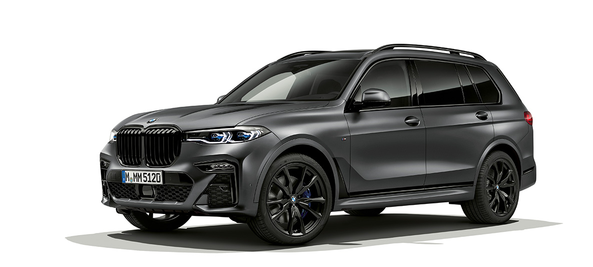 BMW Dark Shadow Edition, 3/4-näkymä edestä BMW X7 G07 Dark Shadow Edition, 3/4-näkymä edestä