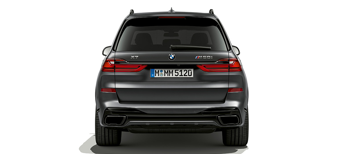 BMW Dark Shadow Edition, näkymä takaa BMW X7 G07 Dark Shadow Edition, näkymä takaa
