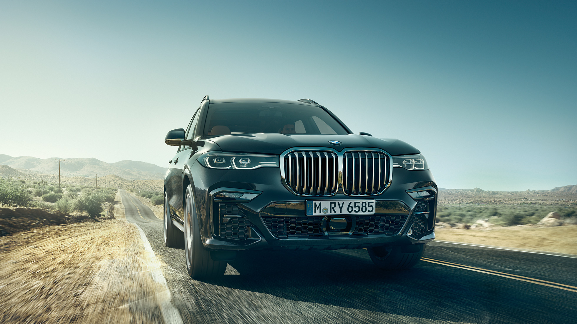 BMW X7:n keula BMW X7, Arctic Grey, ulkopuoli, keula sammakkoperspektiivistä, G07 2019
