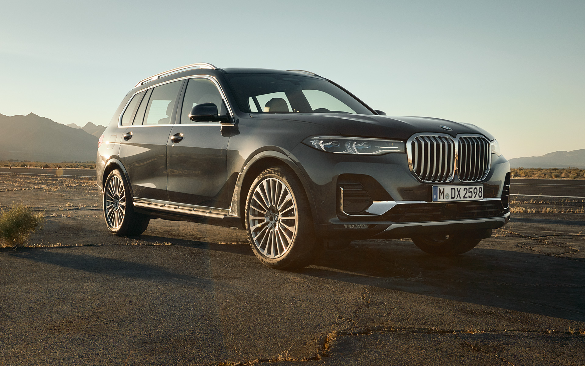 BMW X7, jossa on Executive Drive Pro, G07 2019, kolmen neljäsosan näkymä perästä BMW X7, jossa on Executive Drive Pro, G07 2019, kolmen neljäsosan näkymä perästä