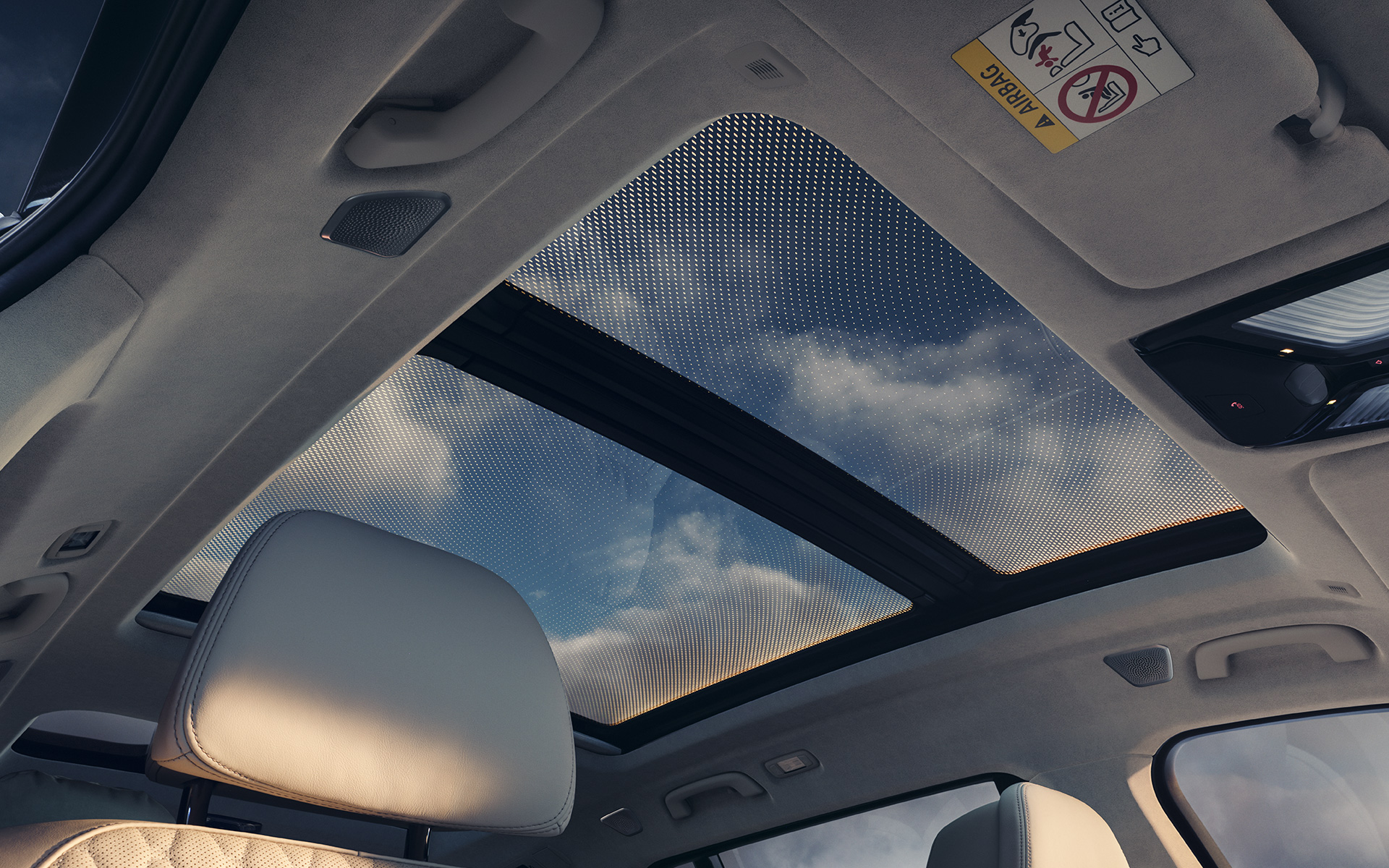 Panoraamalasikatto Sky Lounge näkymä sisätilasta katolle BMW X7 G07 LCI
