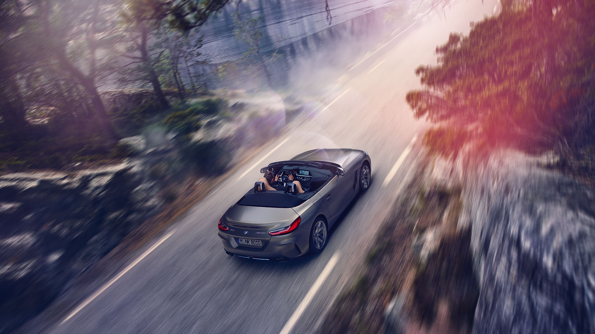 BMW Z4 Roadster ylhäältäpäin Liikkuva harmaa BMW Z4 Roadster ylhäältäpäin