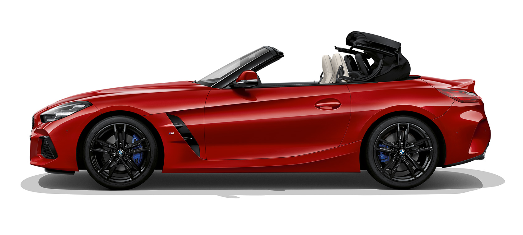 Sivukuva BMW Z4 Roadsterista (G29) Sivukuva BMW Z4 Roadsterista (G29) katon avautuessa