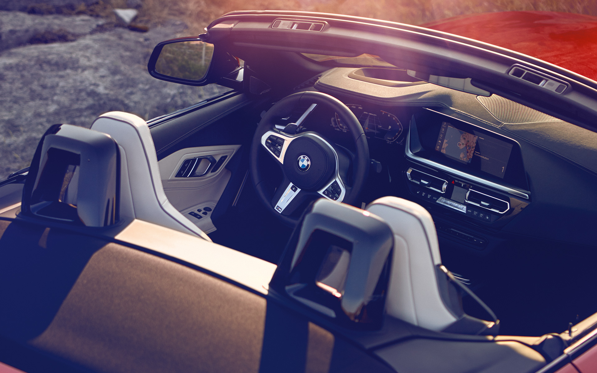 BMW Z4 Roadster (G29), ohjaamo lintuperspektiivistä BMW Z4 Roadster (G29), ohjaamo lintuperspektiivistä