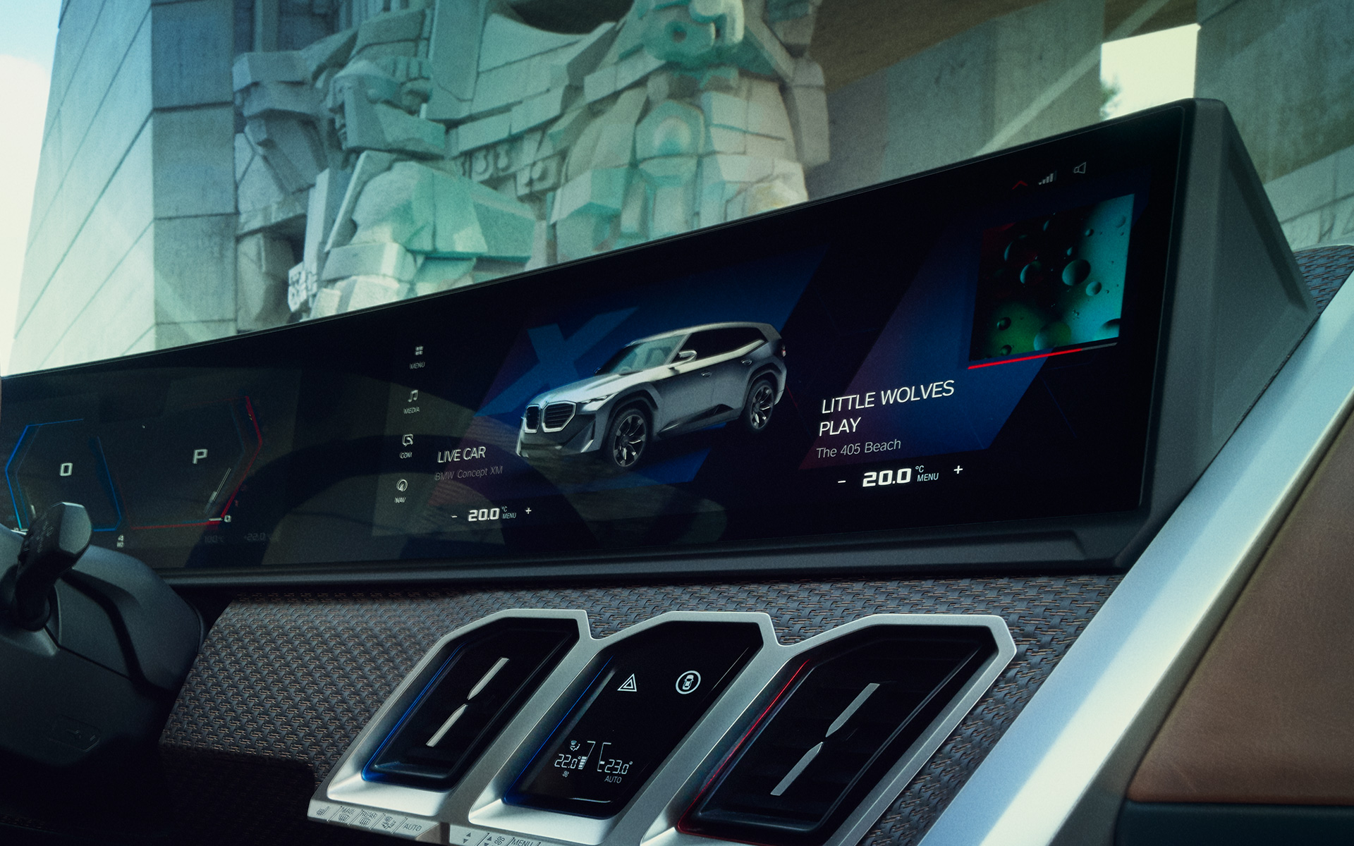 BMW Concept XM (G09), näkymä sisätilasta ohjaamosta, lähikuva BMW Curved Display -näytöstä BMW Concept XM (G09), näkymä sisätilasta ohjaamosta, lähikuva BMW Curved Display -näytöstä