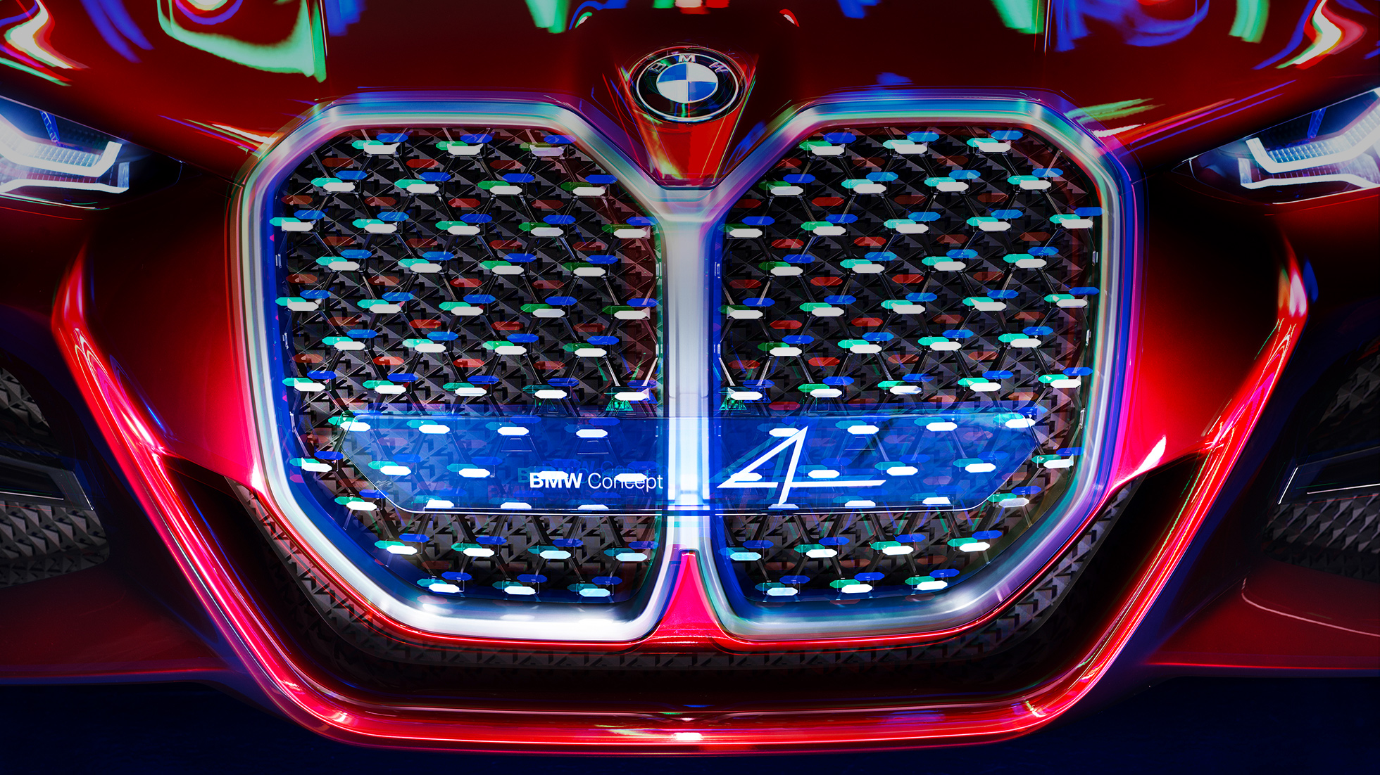 Pystysuuntainen BMW-jäähdyttimensäleikkö, BMW Concept 4 Pystysuuntainen BMW-jäähdyttimensäleikkö, jossa peilikristallilasielementtejä, BMW Concept 4 Forbidden Red, ulkopuolen muotoilu