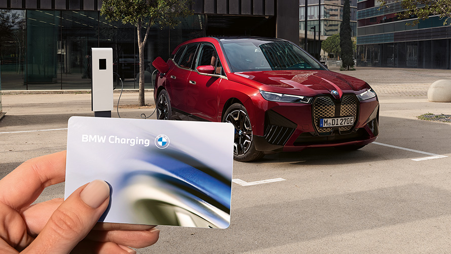 BMW Maps Connected Charging BMW Maps Connected Charging, sähköisen toimintasäteen visualisointi monitoiminäytöllä