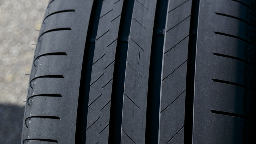 BMW rengas, lähikuva rengasprofiilista BMW rengas, lähikuva rengasprofiilista
