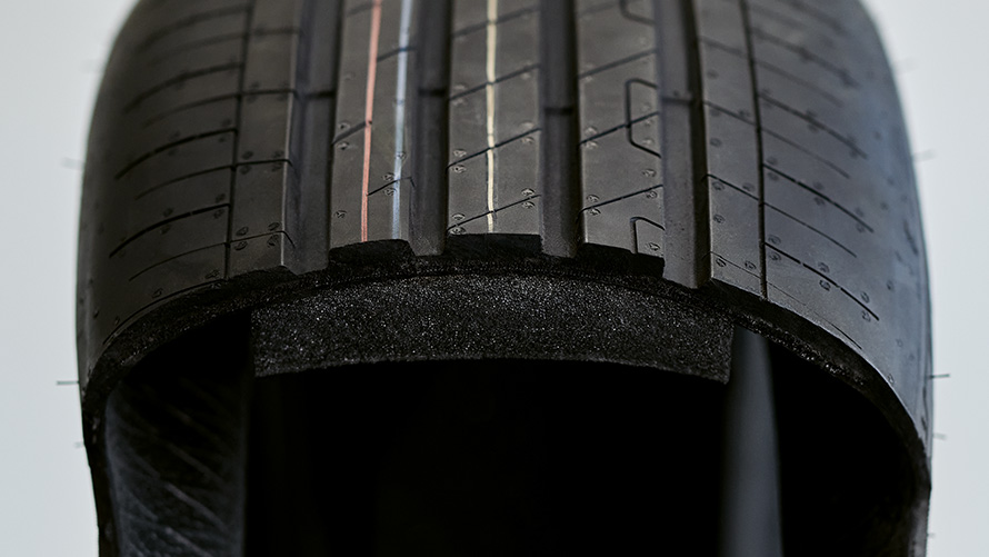 BMW renkaat, melunvaimennuksella varustettu renkaan kudosrunko BMW renkaat, melunvaimennuksella varustettu renkaan kudosrunko