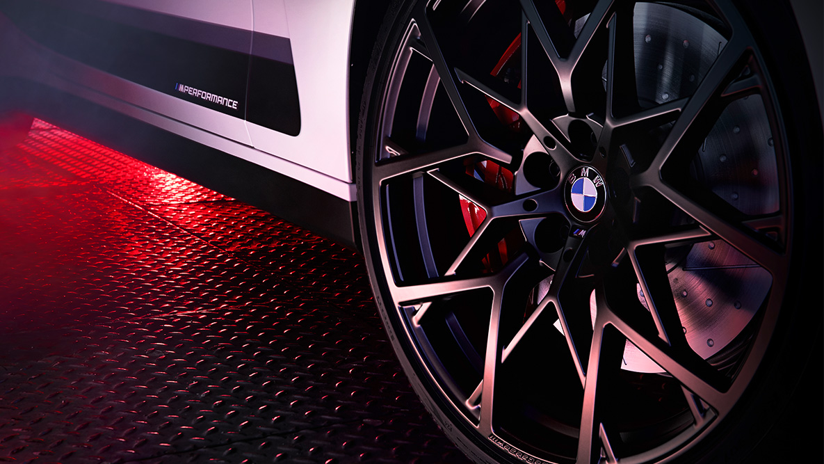 Taottu 20'' M Performance -vanne Y-spoke 795 M Jet Black matta, BMW 4-sarjan Coupé G22 Taottu 20'' M Performance -vanne Y-spoke 795 M Jet Black matta, BMW 4-sarjan Coupé G22, lähikuva