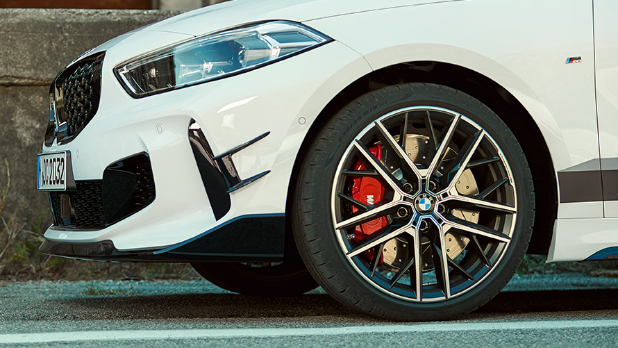 19" BMW M Performance -kevytmetallivanne Double-spoke 555 M Bicolor 19" BMW M Performance -kevytmetallivanne Double-spoke 555 M Bicolor, BMW-kesätarjoukset