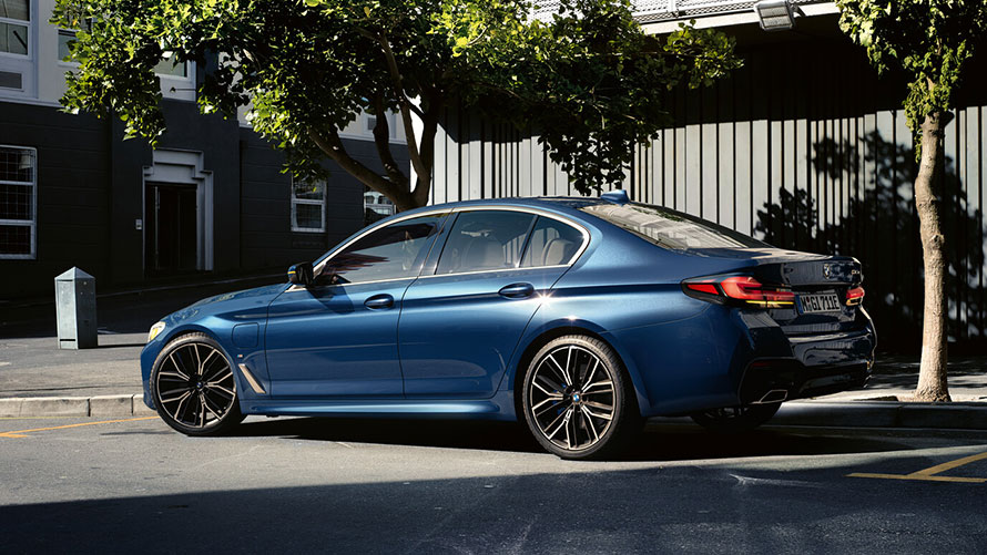 BMW 530e CHARGED EDITION. BMW 530e CHARGED EDITION.