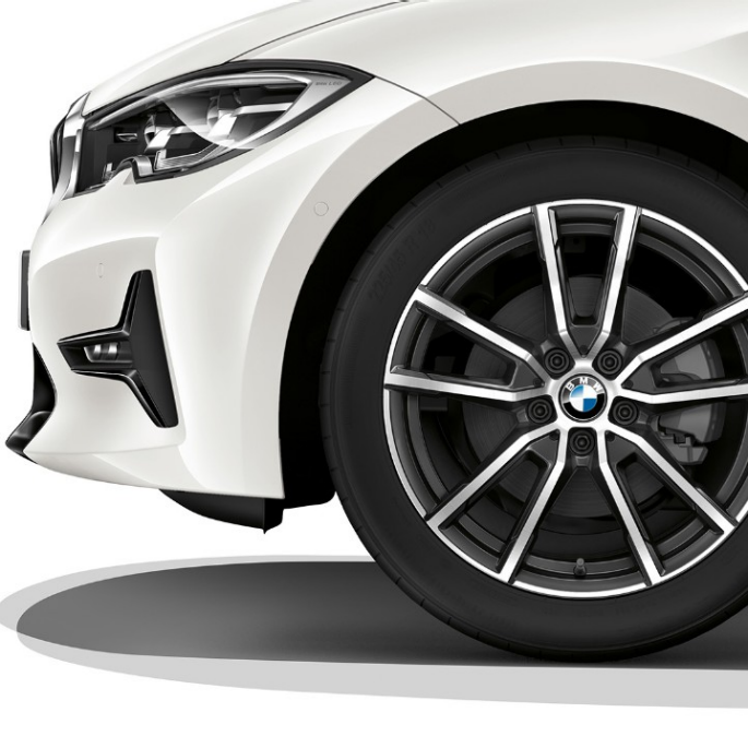 BMW 3-sarjan Sedan, Business Sport -mallin kevytmetallivanne. Lähikuva BMW 3-sarjan Sedanin Business Sport -mallin kevytmetallivanteesta.