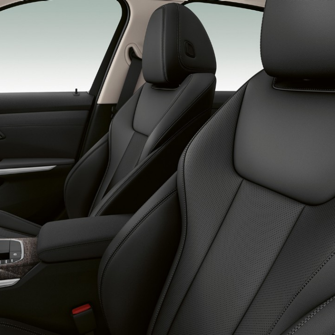 BMW 3-sarjan Sedan, Business Luxury -mallin etuistuimet. Sivulähikuva BMW 3-sarjan Sedanin Business Luxury -mallin etuistuimista.