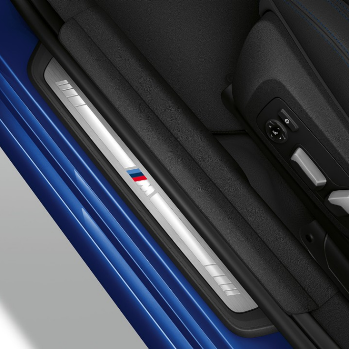 BMW 3-sarjan Sedan, Business M Sport -mallin kynnyslistat. BMW 3-sarjan Sedanin Business M Sport -mallin kynnyslistat.