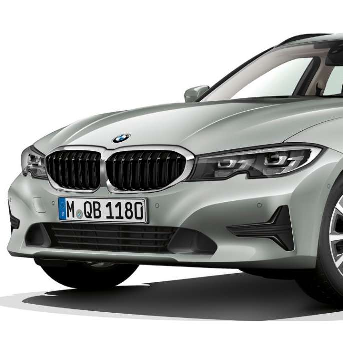 BMW 3-sarjan Touring, Business-varustelu, 3/4-näkymä edestä