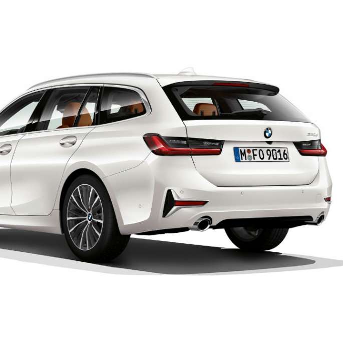 BMW 3-sarjan Touring, Business Luxury, 3/4-näkymä takaa