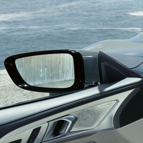 BMW M850i xDrive, Bowers & Wilkins Diamond Surround Sound -äänentoistojärjestelmä. BMW M850i xDrive, Bowers & Wilkins Diamond Surround Sound -äänentoistojärjestelmä.