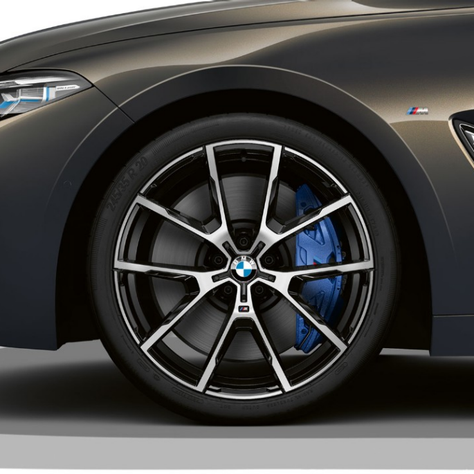 BMW M850i xDrive, Dravit Grey -metalliväri, 20-tuumaiset kevytmetallivanteet Multi-spoke 728 M. BMW M850i xDrive, Dravit Grey -metalliväri, 20-tuumaiset kevytmetallivanteet Y-spoke 728 M.