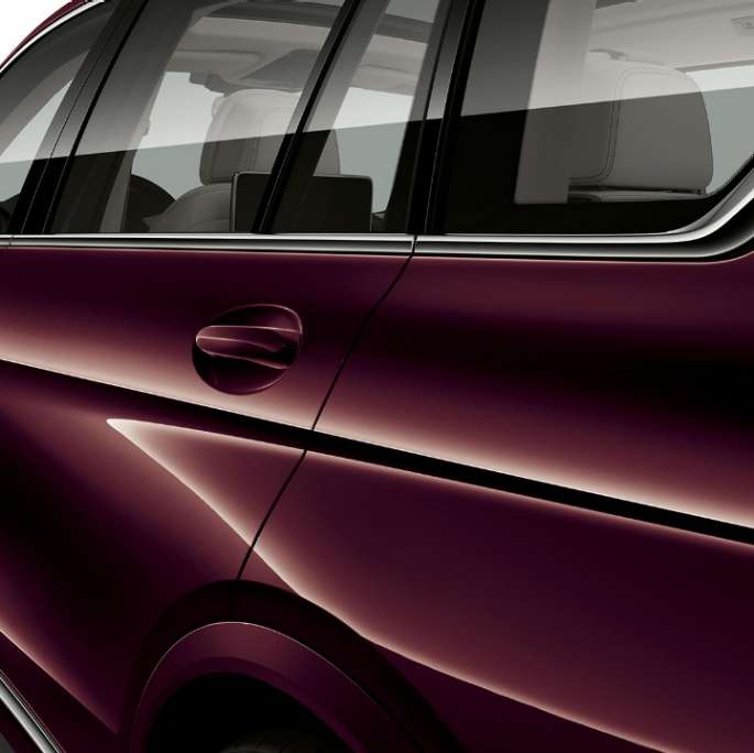BMW X7:n malli BMW Individual X7 40i xDrive sivultapäin BMW X7:n malli BMW Individual X7 40i xDrive sivultapäin