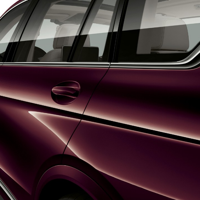 BMW X7:n malli BMW Individual X7 40i xDrive sivultapäin BMW X7:n malli BMW Individual X7 40i xDrive sivultapäin